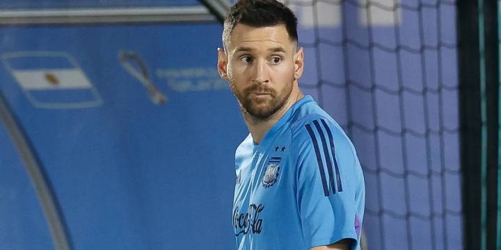 Preocupa la molestia de Lionel Messi en la pierna izquierda