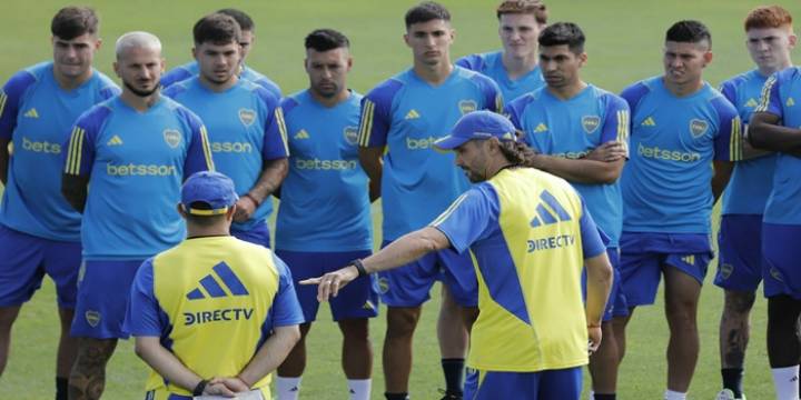 Diego Martínez define el equipo para recibir a Belgrano