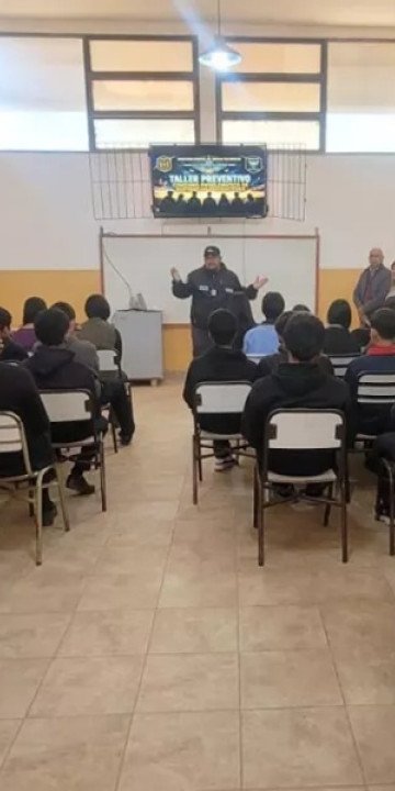 La Policía concientiza sobre consumo problemático