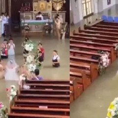 Se casaron dentro de una iglesia inundada 
