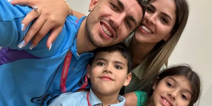 Luego del triunfo el plantel argentino se reunió con su familia