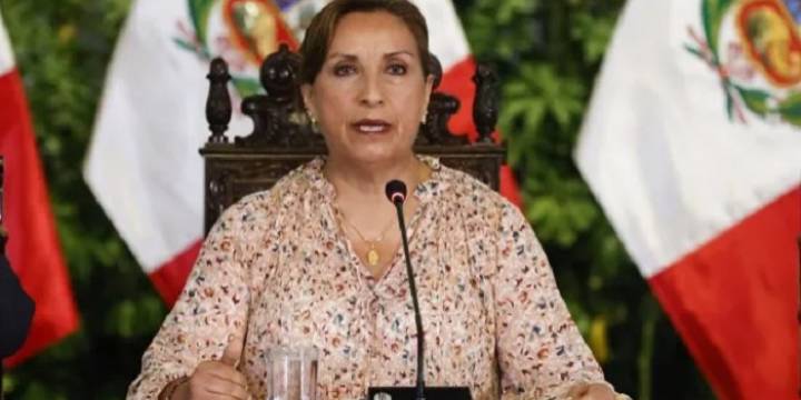 Perú: la presidenta Boluarte convocó a elecciones en abril