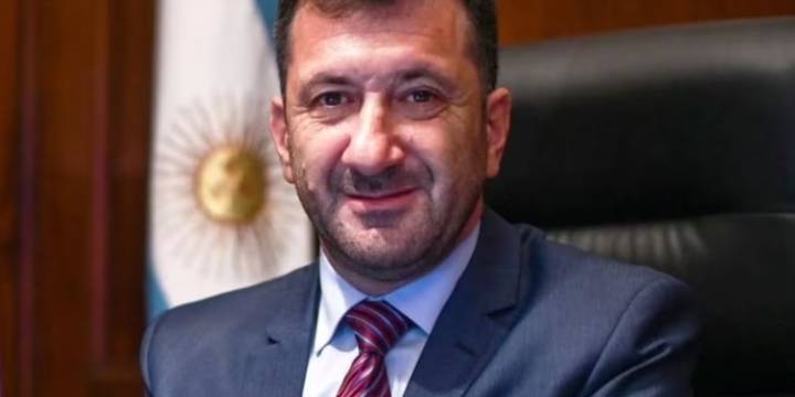 Detuvieron a siete colaboradores de Edgardo Kueider