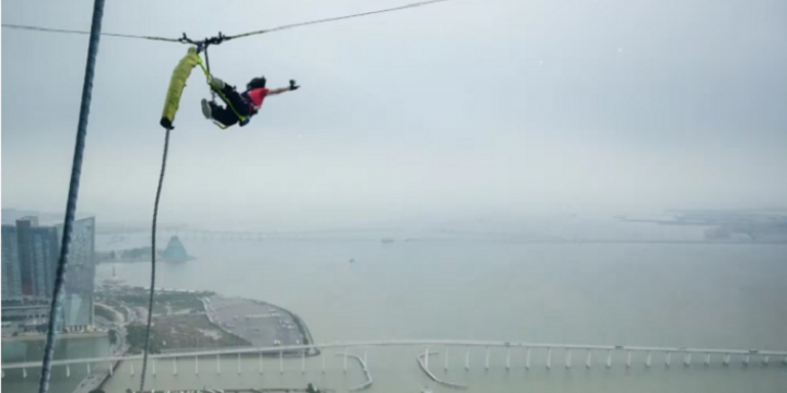 Turista hizo el bungee más alto del mundo y murió